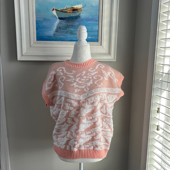 Vintage Sweaters - Vintage Picture Perfect Shortsleeve Women's Peach and White Sweater